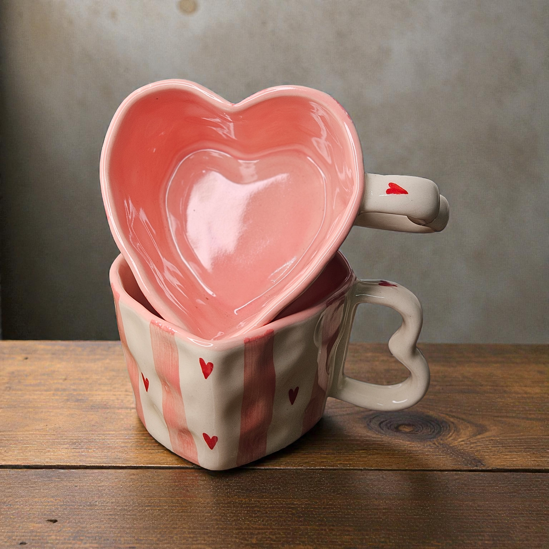 💗 Pink Heart Shape Strip Mug – 280 ml